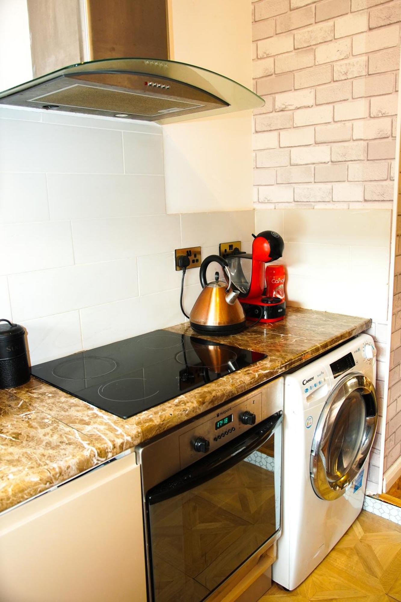 5 Bedroom House Near Cardiff City. Exterior foto